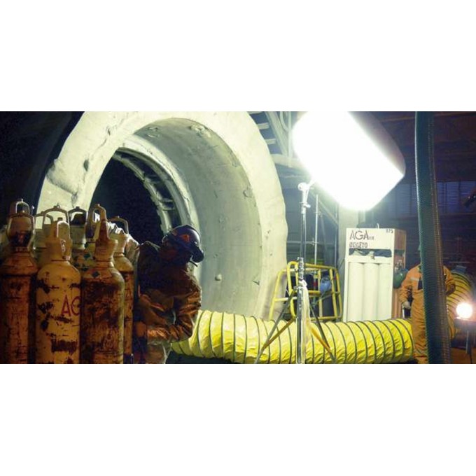 Turn de iluminat profesional - 99.000 lumeni – 6 m inaltime - utilizare indelungata